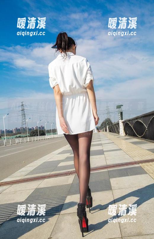 AISS爱丝(钻石版) - 高清最新写真：亚美依的街头轶事，柔术美女的黑色连体衣不容小觑！