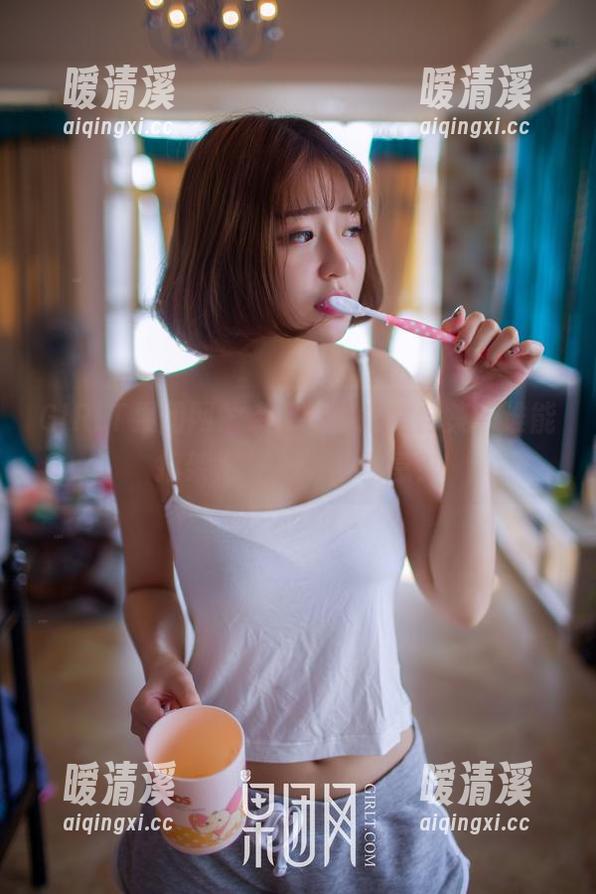 GIRLT果团网 - 龚玥菲的短裙合集，谁能招架得住这清新气息？