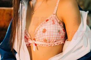 GIRLT果团网 - 最新美图，龚玥菲的日常小秘密，她总能把平凡变得不简单。