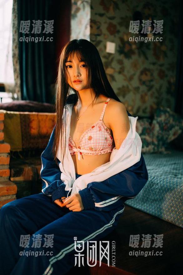 GIRLT果团网 - 最新美图，龚玥菲的日常小秘密，她总能把平凡变得不简单。