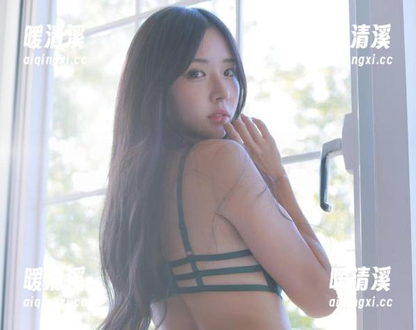 Habin夏彬(하빈)的美图精选，带你游走在B&W的迷离境地！