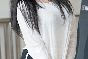HuaYang花漾 - Emily顾奈奈酱油亮作品集：这光滑程度，起码得让你擦一擦眼镜