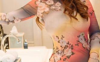 HuaYang花漾 - 小海臀的居家写真图集：是否有点“宅”而不失优雅？