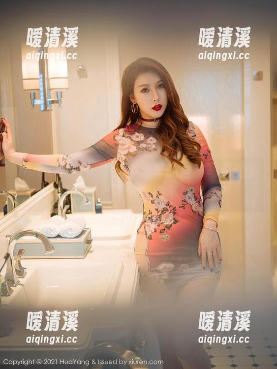 HuaYang花漾 - 小海臀的居家写真图集：是否有点“宅”而不失优雅？