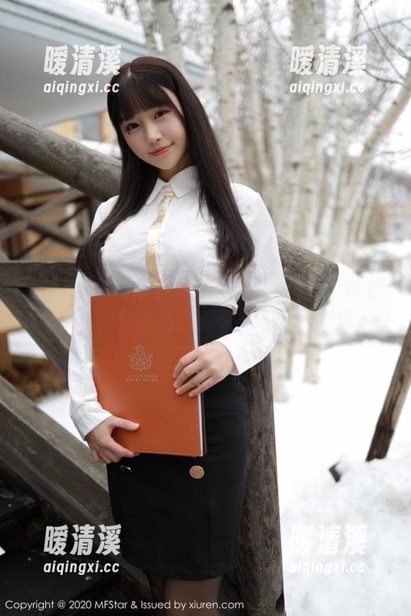 MFStar模范学院 - 妞妞koko独家白衬衫作品：每个角度都在撩动我的眼球…