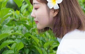 MiStar魅妍社 - 最新套图：糯美子Mini，吊带下的微妙暗示