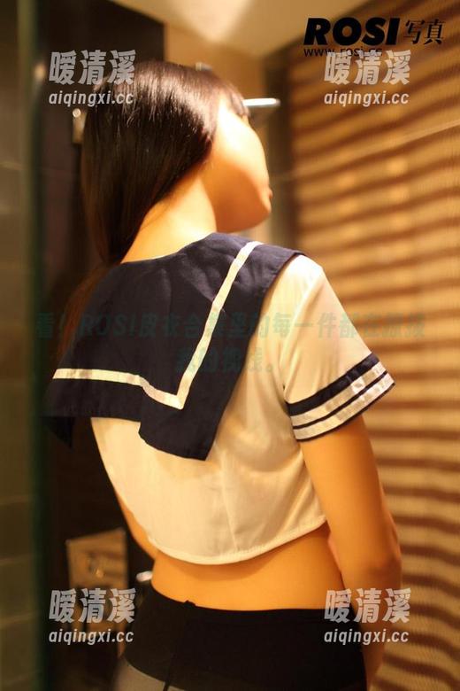 看！ROSI皮衣合集里的每一件都在撩拨我的视线。