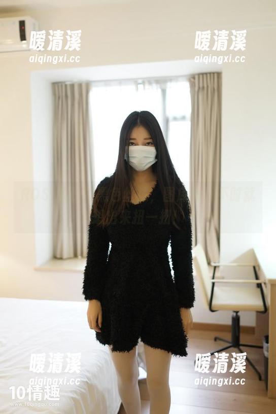 ROSI的长筒黑色丝袜，图库里时不时就想出来扭一扭！