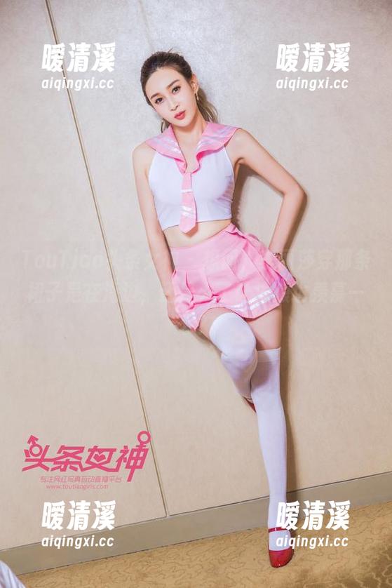 TouTiao头条女神 - 想问，李丽莎穿那条裙子是在海边，还是为了让海浪也羡慕一下？