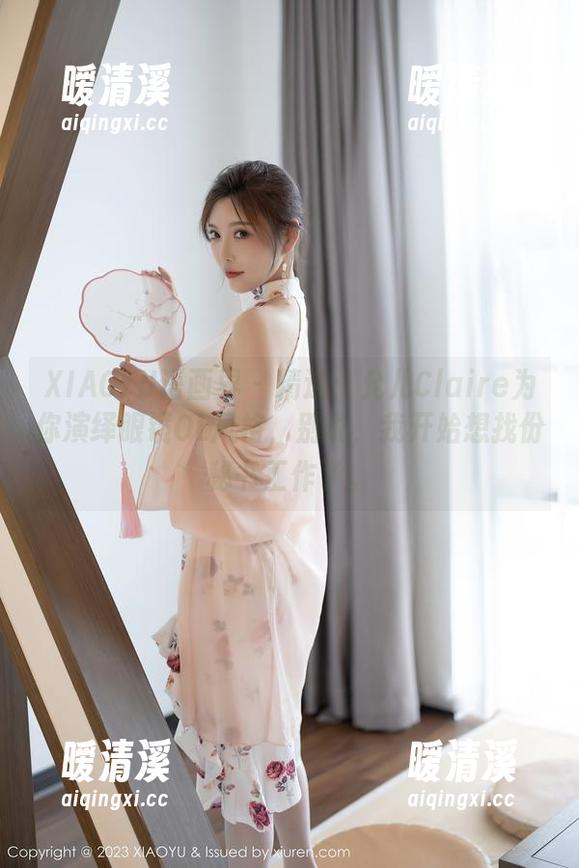 XIAOYU语画界 - 精选：允儿Claire为你演绎眼镜OL风格，别说，我开始想找份秘书工作了。