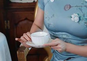 Xiuren秀人网 - 眼镜没框的徐莉芝Botty都可以好看？图包下载后告诉你答案！