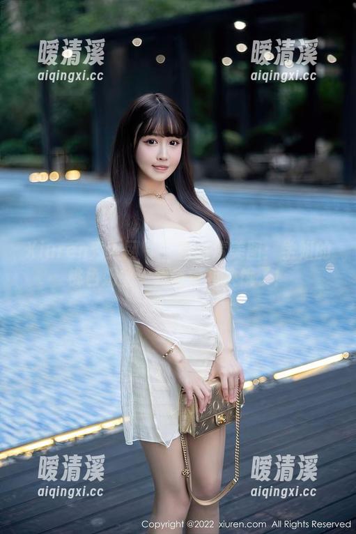 Xiuren秀人网 - 一张高清美图：学姐的桃色奶酪，我感觉我快饿了！