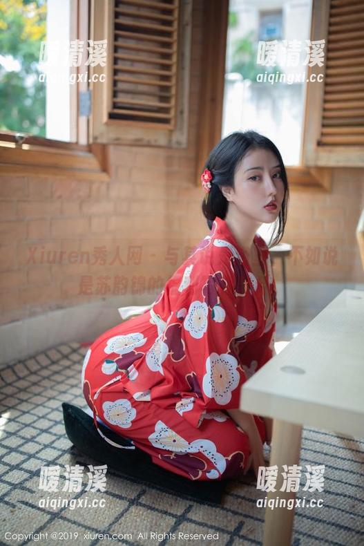 Xiuren秀人网 - 与其说是浴室，不如说是苏韵锦的福利写真舞台。