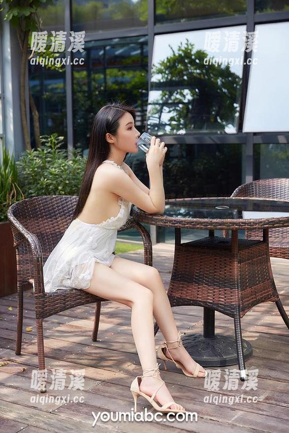 YouMi尤蜜荟 - 随性而至的卓娅祺连衣裙写真，是假的对吧！不信你看