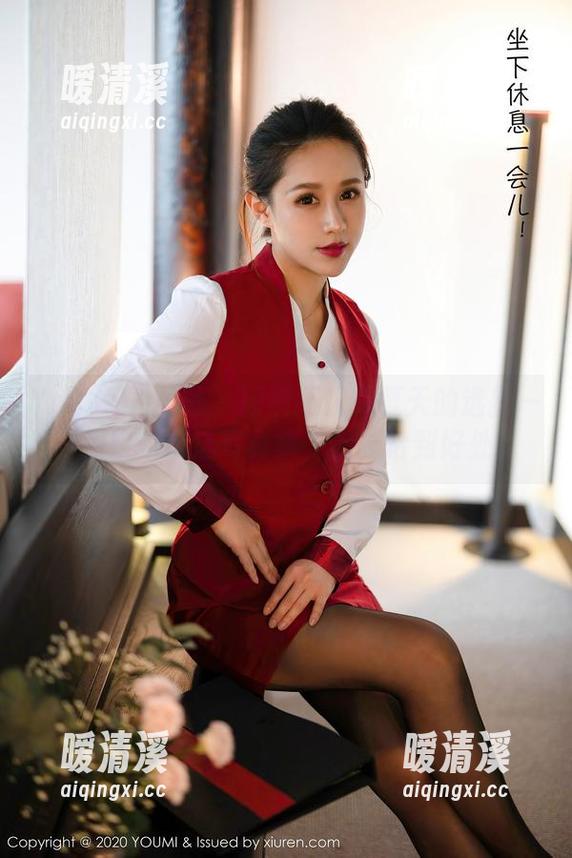 YouMi尤蜜荟 - 短裤不只是夏天的选择——周妍希精选写真集，裤长恰到好处。