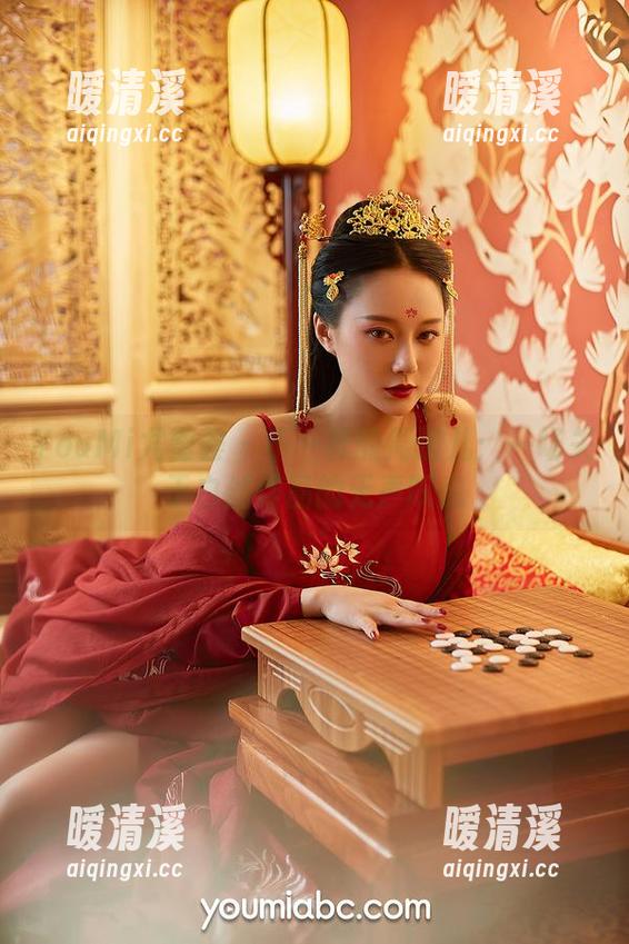 YouMi尤蜜荟 - 不一样的周波儿：一场关于白丝作品的无声叹息