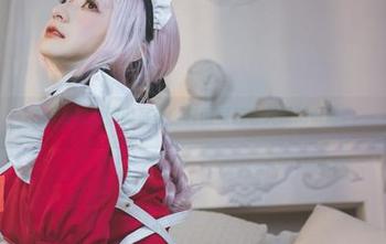 Zyra秋的慵懒写真，套图里藏着大凤的惬意。