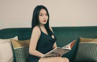 丽柜 - 说实话，桃子在这一组泳装美图里，简直是把我牢牢抓住了，完全没有想走开的欲望。