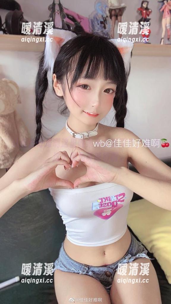 从佳佳好难啊这里收集兔女郎写真，瞧瞧，这个视角真新鲜啊。