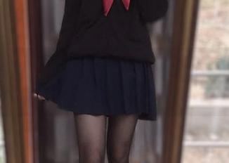 不得不说，佳佳酱ovo这张原图，蓝色吊带体操服也算别修复平庸吧。
