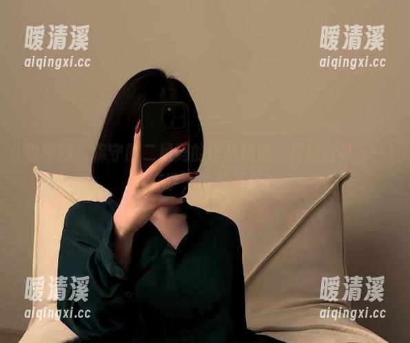 微密圈 - 保守的二舅妈的作品精选：红丝白袜，一袜在手，谁敢不爱？