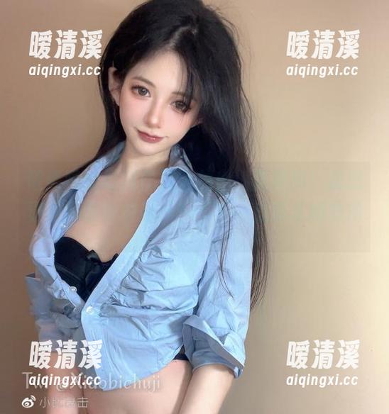 倦倦喵的校园作品全放出，免费的！我感觉连风都在偷瞄——不不，是草丛的方向。