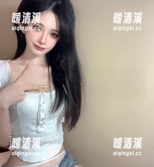 倦倦喵的裸足之美图，给趾头也打个标点！