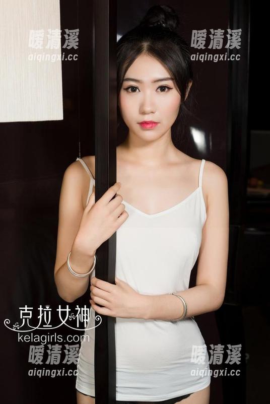 克拉女神 - 来看孟君的旗袍写真集，顺便羡慕一下她的皮肤和身材。