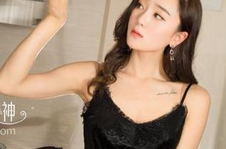 克拉女神 - 汤怡脑洞大开，《女孩》又宠粉又作死的美图集合。