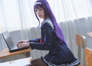 添点喷饭的趣味：兔玩映画图集里的爱宕与兔女郎的你来我往。