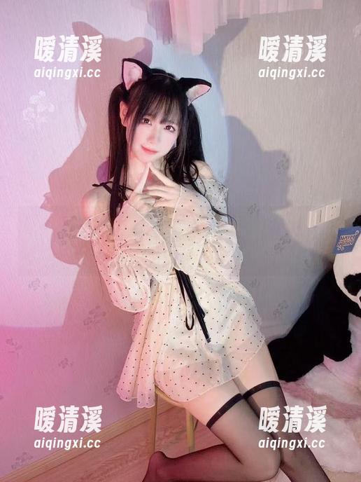 微密圈 - 十万口草莓粥粥的可爱——原图让人想问，这是谁家的小猫咪？
