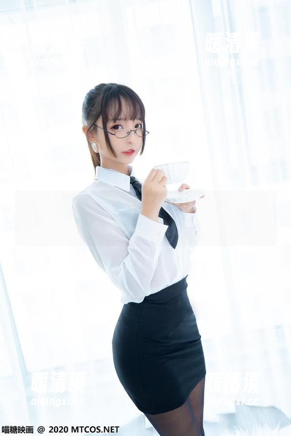 旗袍图库大集合！喵糖映画带你中招，分享几分粉嫩的暧昧