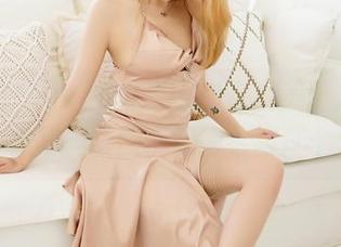 嗲囡囡 - gary维爱带你走上美脚之路，别光欣赏写真套图，记得给脚打个分哦！
