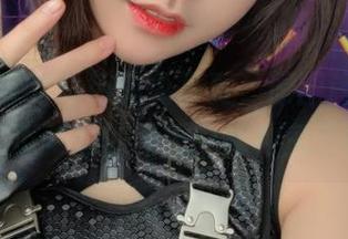 嗷呜虎虎的紫色兔兔写真，原图让人捧腹，这不就是你理想中那种兔子吗！