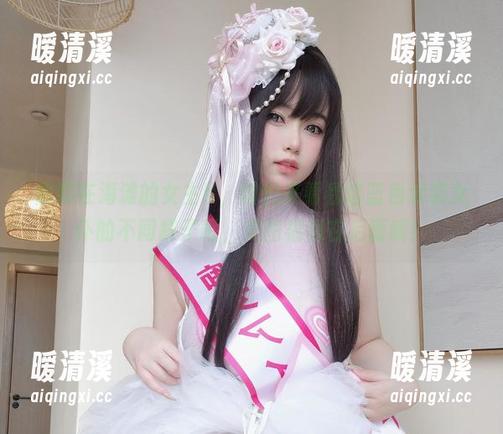 假装在海滩的女主K，咱们来看看这蓝色泳装女仆的不同样子吧，美图福利在后面哦！