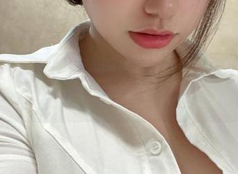 微密圈 - 高清图册中的奶宝妹纸，今天温顺得让人想捏捏脸！