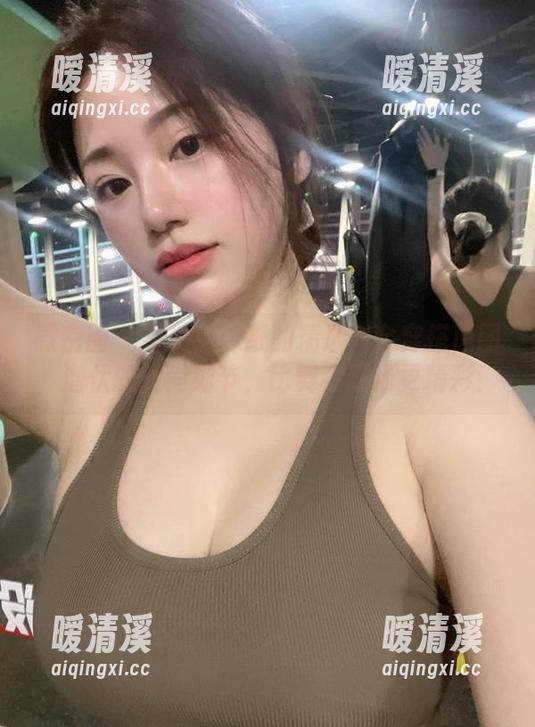 微密圈 - 看奶宝妹纸的精选舞会穿搭原图，潜伏的时尚细节，比舞会现场更精彩！