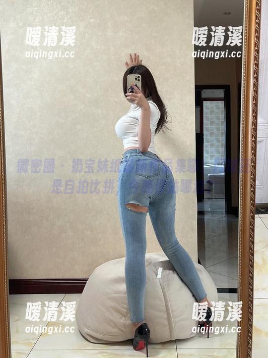 微密圈 - 奶宝妹纸最新作品集曝！网球还是自拍比拼，今晚你站哪边？