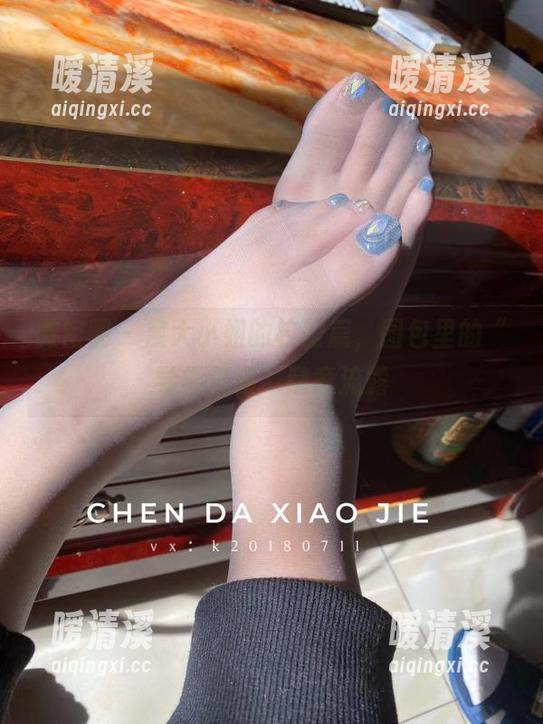 微密圈 - 宸大小姐的校服篇，图包里的“学霸气质”随意流露