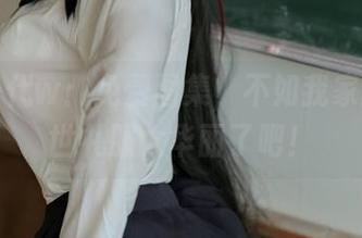 小仓千代w：免费图集，不如我家路易九世礼服太华丽了吧！