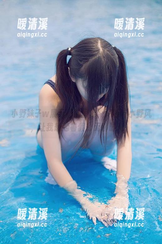 小野妹子w展示最新图库，短裤与小野风，让我想起暑假的无聊时光。