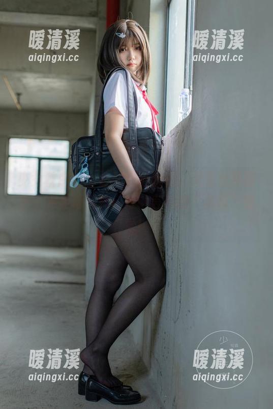 少女秩序 - 小鱼的粉色肚兜，无圣光照耀下，更显得那种…难以言喻的“美图”感觉！