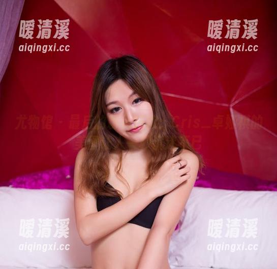尤物馆 - 最后的粉色狂欢：Cris_卓娅祺的美图让人一秒沉迷不已