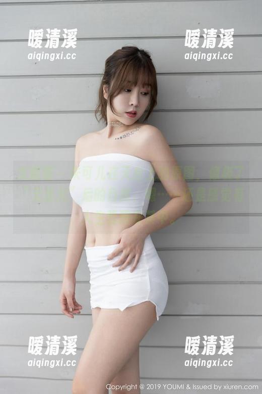 尤蜜荟 - 朱可儿在天台上的原图，像极了“无圣光”后的自然，嗯……还是感觉有人生哲理在其中。