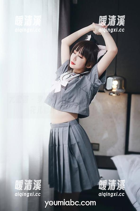 尤蜜荟 - 梦心月的作品：山青花欲燃——花儿都跟着她一起燃烧了！