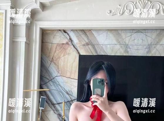 微密圈 - 张鑫baby旗袍套图分享：衣服不重要，重要的是我还记得怎么走路了！