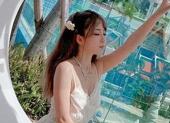 御子Yumiko和她的毛衣：图库里光影交错，下载不下载随你的心。