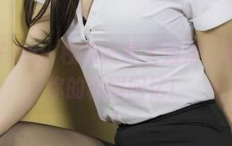 抱走莫子aa：校服资源大放送，快来抱走你的校园回忆！