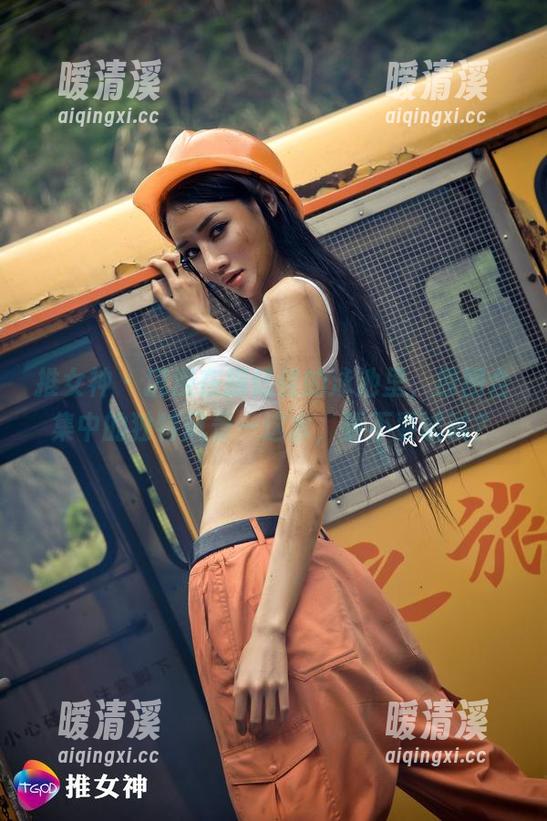 推女神 - 沉浸在施忆佳的泳池里，原图合集中的独特风景—这水，要不要试试？