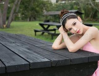 推女神 - 黄梦羡的泳装合集，像是在沙滩边的细语，轻松又随性